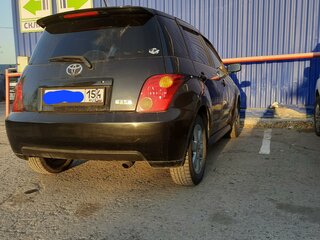 2005 Toyota Ist I Рестайлинг, чёрный, 620000 рублей, вид 3