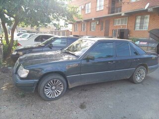 1994 Mercedes-Benz E-Класс 280 I (W124), чёрный, 500000 рублей, вид 4