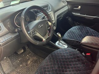 2017 Kia Rio III Рестайлинг, красный, 950000 рублей, вид 4