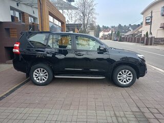 2013 Toyota Land Cruiser Prado 150 Series Рестайлинг 1, чёрный, 3500000 рублей, вид 3