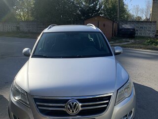 2011 Volkswagen Tiguan I, серебристый, 1580000 рублей, вид 1