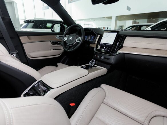2026 Volvo XC90 B6 II Рестайлинг 2, серый - вид 9