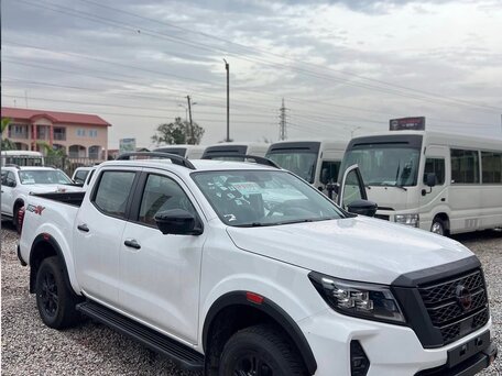 2026 Nissan Navara (Frontier) IV (D23) Рестайлинг, белый, 3990000 рублей, вид 3