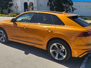 2019 Audi Q8 45 TDI I (4M), золотистый, 6800000 рублей, вид 3