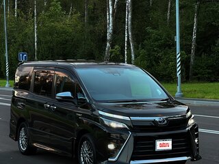 2018 Toyota Voxy III (R80) Рестайлинг, чёрный, 2080000 рублей, вид 2