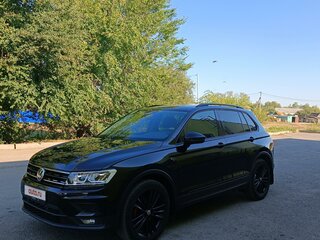 2019 Volkswagen Tiguan II, чёрный, 2650000 рублей, вид 3
