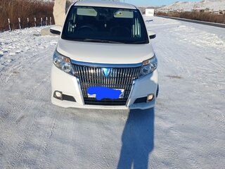 2015 Toyota Esquire I, белый, 2200000 рублей, вид 2