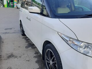 2010 Honda Elysion I Рестайлинг, белый, 1250000 рублей, вид 4