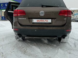 2010 Volkswagen Touareg II, коричневый, 2000000 рублей, вид 2
