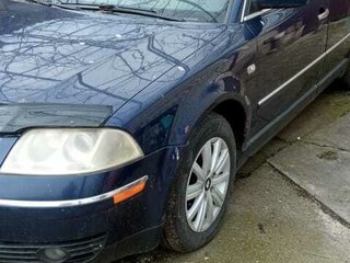 2001 Volkswagen Passat B5 Рестайлинг, синий, 310000 рублей, вид 2