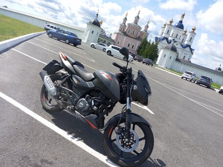2020 Bajaj Pulsar 180, чёрный, 200000 рублей, вид 1