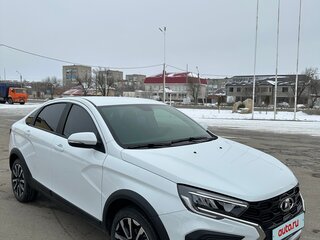 2024 Lada (ВАЗ) Vesta Cross I Рестайлинг (NG), белый, 1650000 рублей, вид 3