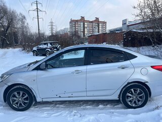 2011 Hyundai Solaris I, серебристый, 750000 рублей, вид 4