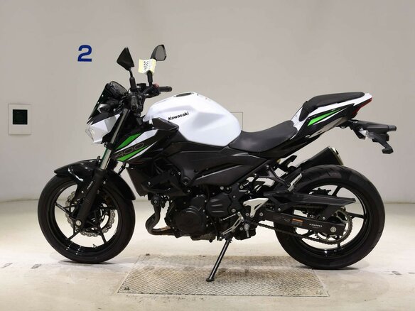 2019 Kawasaki Z 400, белый, 649000 рублей