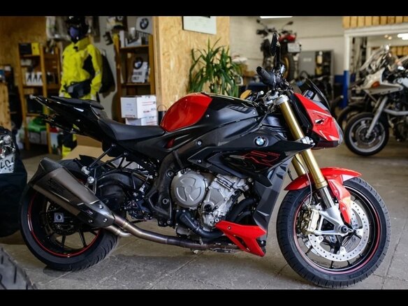 2017 BMW S 1000 R, красный, 900000 рублей - вид 3