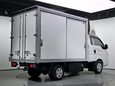 2024 Kia Bongo, белый, 3043000 рублей, вид 2