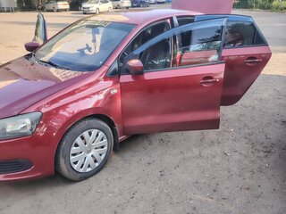 2012 Volkswagen Polo V, красный, 450000 рублей, вид 3