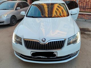 2015 Skoda Superb II Рестайлинг, белый, 1500000 рублей, вид 1