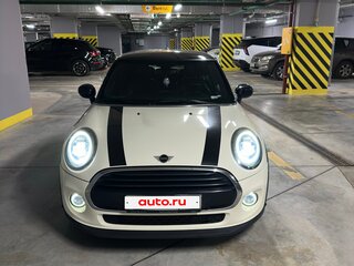 2021 Mini Hatch Cooper III (F55/F56) Рестайлинг, белый, 2600000 рублей, вид 2