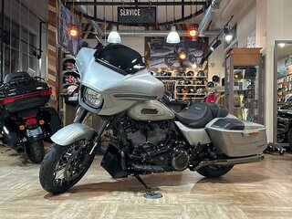2024 Harley-Davidson CVO Street Glide, серебристый, 4950000 рублей, вид 1