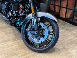 2025 Harley-Davidson CVO Street Glide, чёрный, 6500000 рублей, вид 4