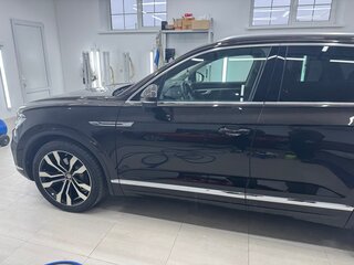 2019 Volkswagen Touareg III, коричневый, 3999999 рублей, вид 5