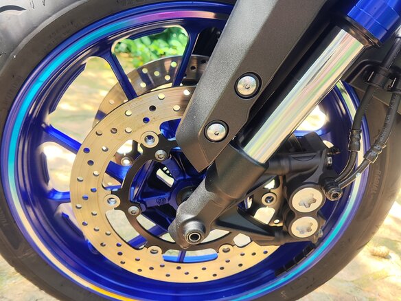 2015 Yamaha MT-09 Tracer (FJ-09), серебристый, 850000 рублей - вид 17