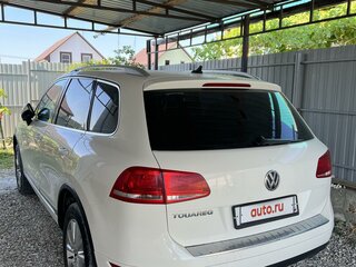 2011 Volkswagen Touareg II, белый, 2390000 рублей, вид 4
