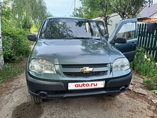 2011 Chevrolet Niva I Рестайлинг, серый, 550000 рублей, вид 1