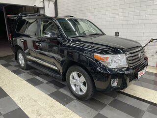 2013 Toyota Land Cruiser 200 Series Рестайлинг 1, чёрный, 4100000 рублей, вид 3