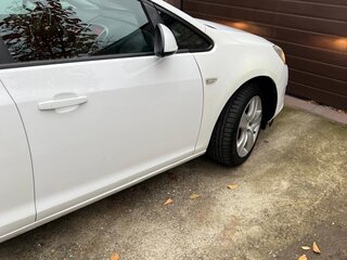 2011 Opel Astra J, белый, 700000 рублей, вид 2