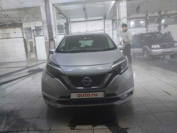 2016 Nissan Note II Рестайлинг, серый, 950000 рублей - вид 1