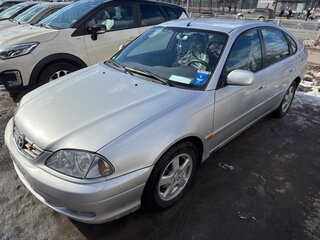 2002 Toyota Avensis I Рестайлинг, серебристый, 390000 рублей, вид 1