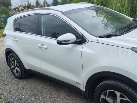 2020 Kia Sportage IV Рестайлинг, белый, 2000000 рублей, вид 3