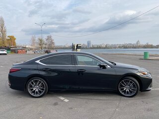 2018 Lexus ES 250 VII, чёрный, 4050000 рублей, вид 2