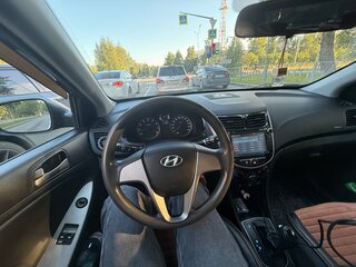 2015 Hyundai Solaris I Рестайлинг, коричневый, 1200000 рублей, вид 3