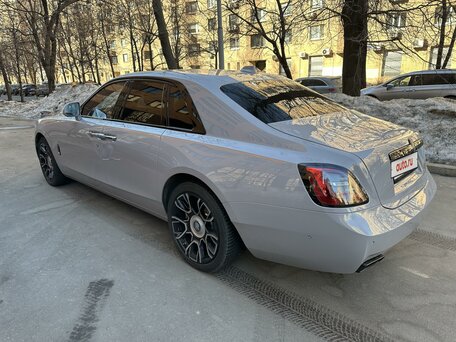 2023 Rolls-Royce Ghost Black Badge II (Series I), серый, 36300000 рублей, вид 4