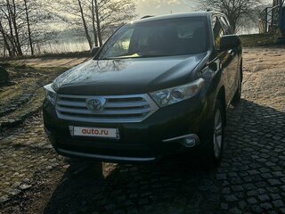 2013 Toyota Highlander II (XU40) Рестайлинг, чёрный, 1850000 рублей, вид 2