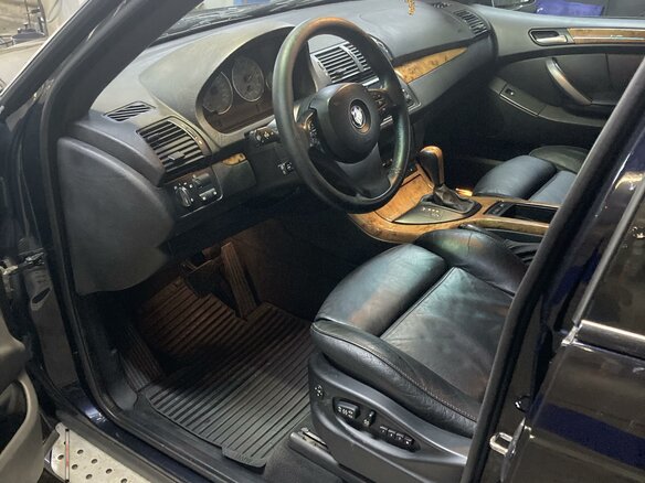 2003 BMW X5 4.6is I (E53), чёрный, 1750000 рублей - вид 10
