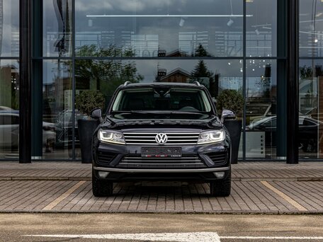 2015 Volkswagen Touareg II Рестайлинг, чёрный, 2325000 рублей, вид 2