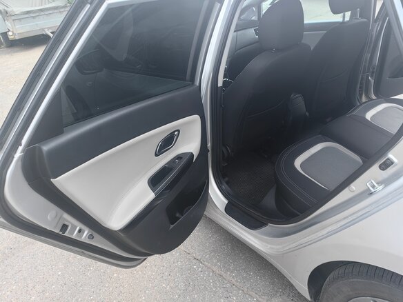2015 Kia Ceed II, серебристый, 950000 рублей - вид 11
