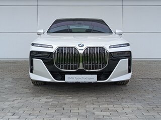 2025 BMW 7 серии 740i xDrive VII (G70), белый, 16500000 рублей, вид 2