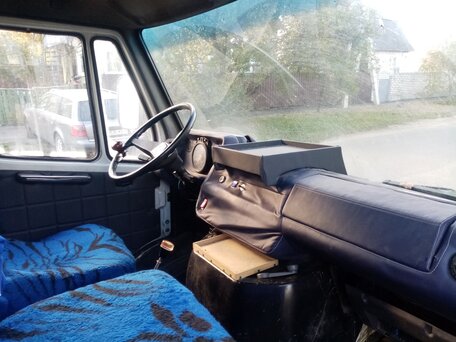 1992 Mercedes-Benz T1, серый, 196460 рублей, вид 2