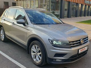 2018 Volkswagen Tiguan II, серебристый, 2750000 рублей, вид 1