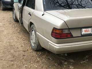 1989 Mercedes-Benz W124 200, коричневый, 1800000 рублей, вид 4