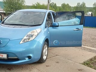 2010 Nissan Leaf (EM61) I (ZE0/AZE0), синий, 1220000 рублей, вид 1