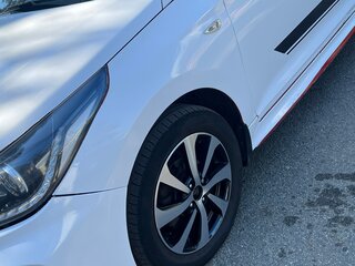 2019 Hyundai Solaris II, белый, 900000 рублей, вид 5