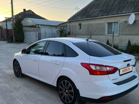 2012 Ford Focus III, белый, 1050000 рублей - вид 5