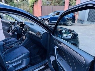2022 Volkswagen Tiguan Allspace II Рестайлинг, чёрный, 3150000 рублей, вид 2