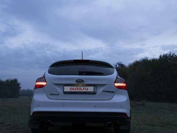 2013 Ford Focus III, белый, 800000 рублей - вид 8